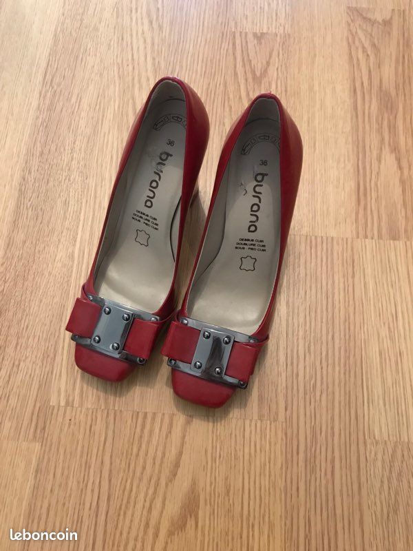 Chaussures en cuir rouges (image 1)