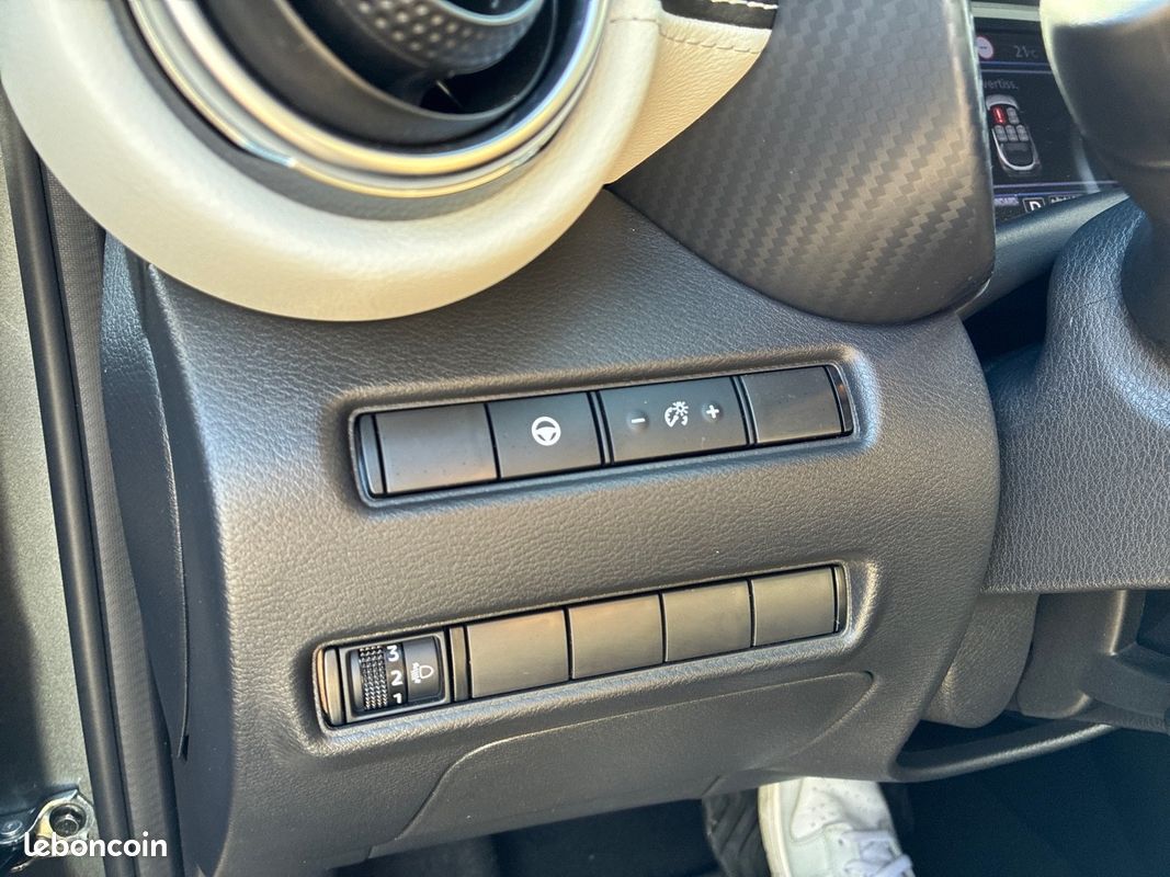NISSAN Juke Hybrid 143 Premiere Edition (image 30)