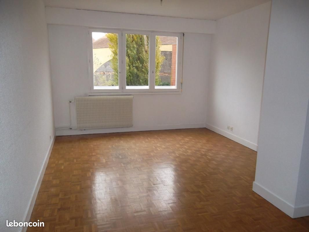 Appartement 2 pièces 62 m² · à Roanne · 62 m² · 560 €