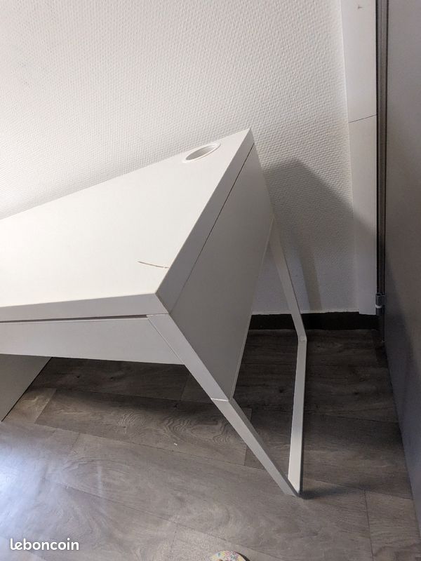 Bureau MICKE blanc 142x50 cm (image 9)