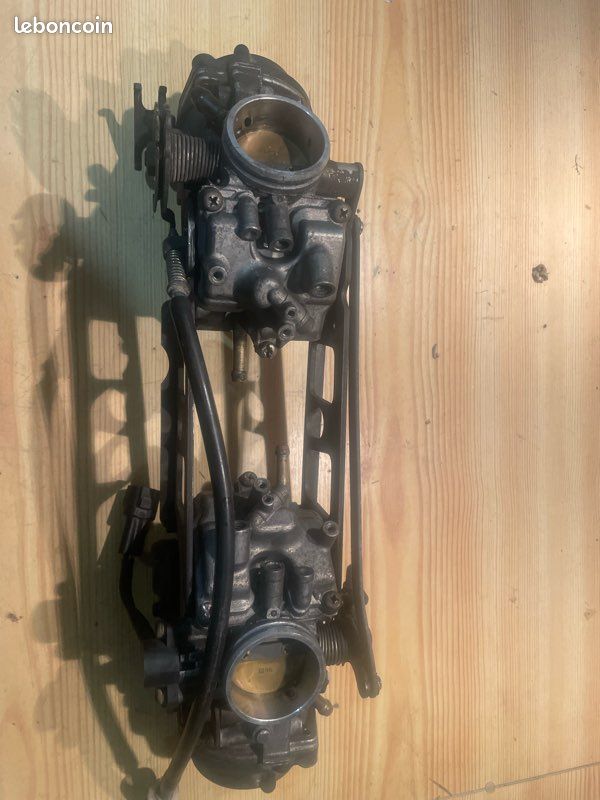 Rampe carbu sv 650 (image 1)
