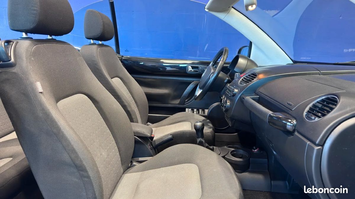 Volkswagen New Beetle Cabriolet 1.6 102ch - Distribution neuve - Rien à prévoir - Sièges chauffants - Climatisation - Radar de recul (image 11)