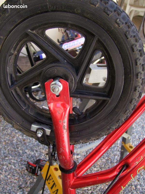 Trottinette rouge de la marque D'JUMPY (pas électrique) (image 5)