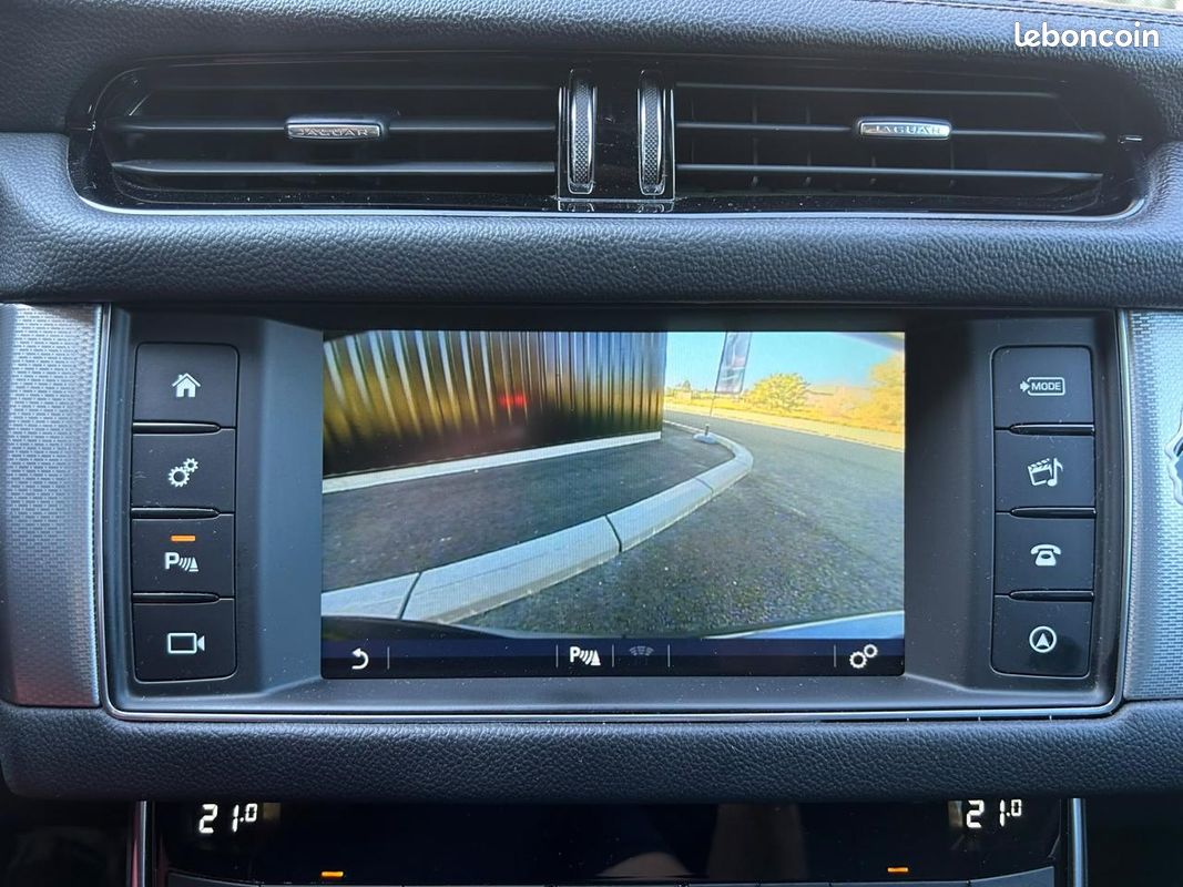 JAGUAR XF 2.0 D - 180 - BVA - Stop/Start 2015 BERLINE Prestige PHASE 1 GARANTIE 6 MOIS (image 20)