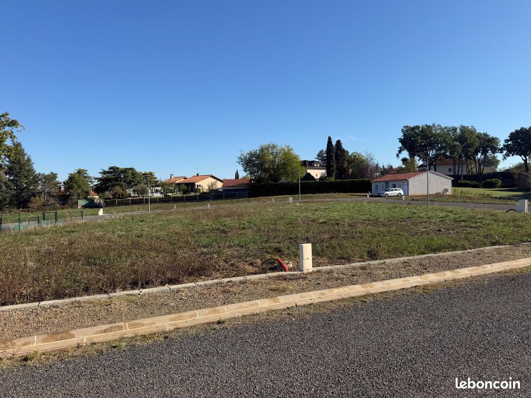 Terrain 548 m² · à Carmaux · 548 m² · 59 300 €
