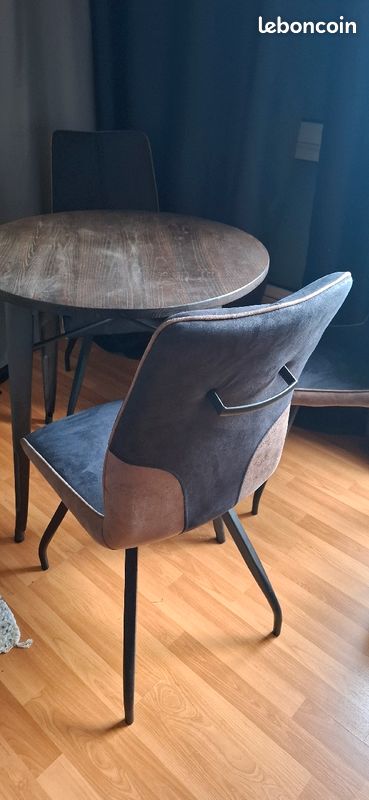 Table ronde et 3 chaises maison du monde (image 1)