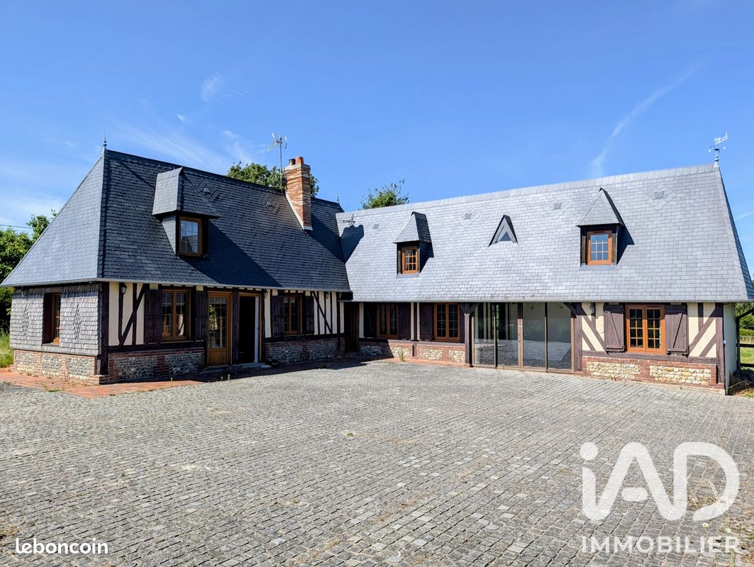 Maison 9 pièces 195 m² · à Le Mesnil-Saint-Jean · 195 m² · 389 000 €