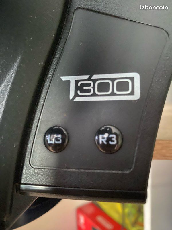Thrustmaster T300 RS + pédalier – PS4 / PS5 / PC (image 9)