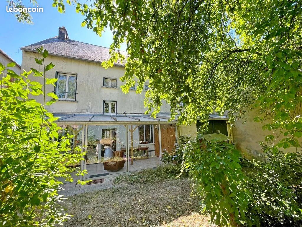 Maison 10 pièces 166 m² · à Montsauche-les-Settons · 166 m² · 110 000 €
