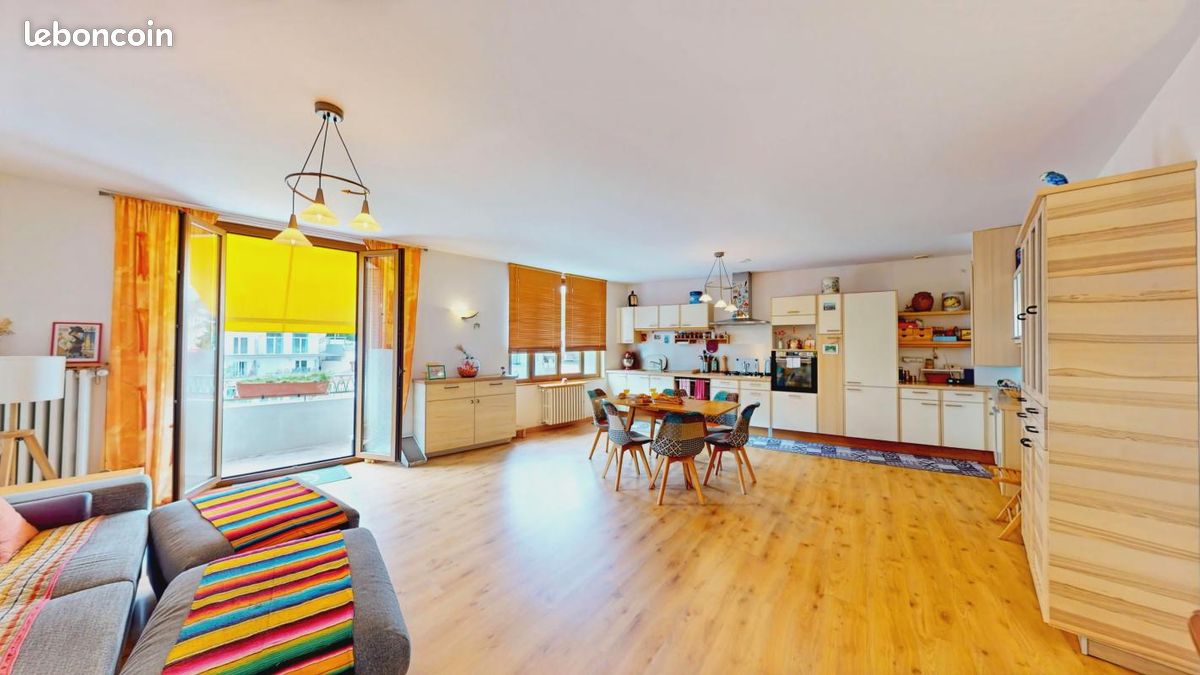 Appartement 4 pièces 148 m² · à Évian-les-Bains · 148 m² · 615 000 €