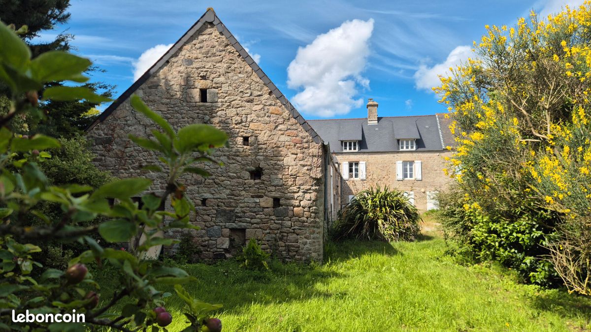 Maison 10 pièces 320 m² · à Réville · 320 m² · 398 830 €