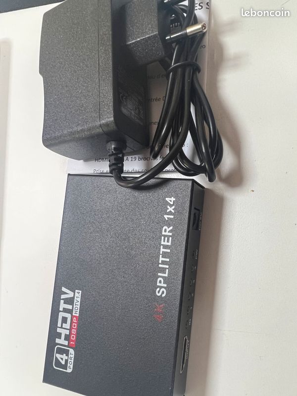 Convertisseur TV à 4 ports (image 1)