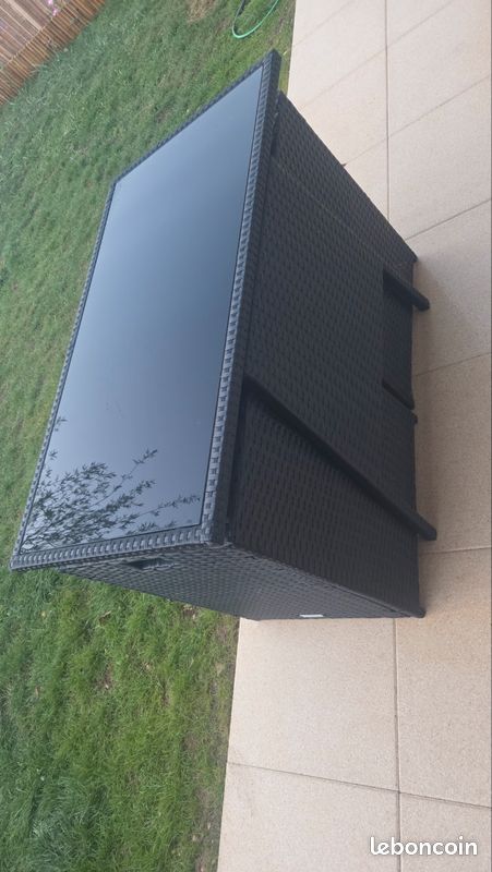 Table extérieure (image 4)