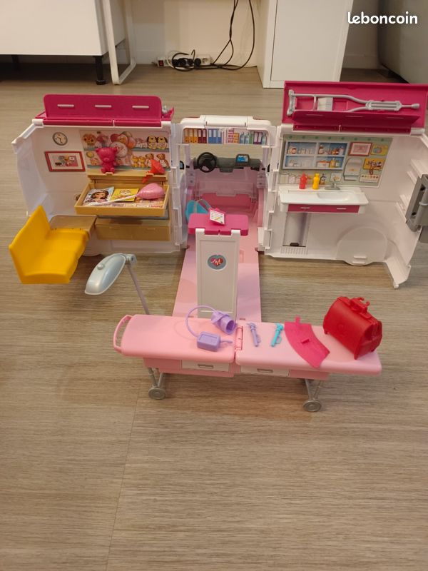 Ambulance de barbie (image 6)