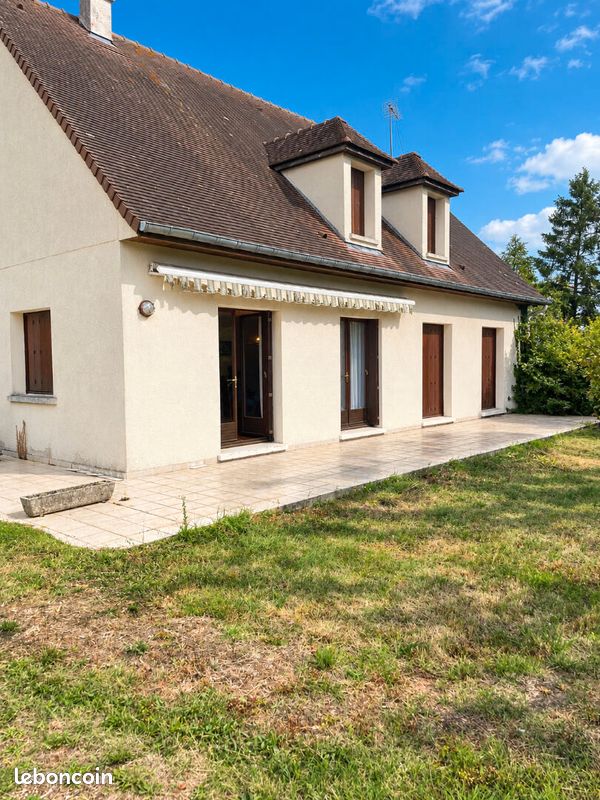 Maison 9 pièces 194 m² · à Jouy-Mauvoisin · 194 m² · 315 000 €