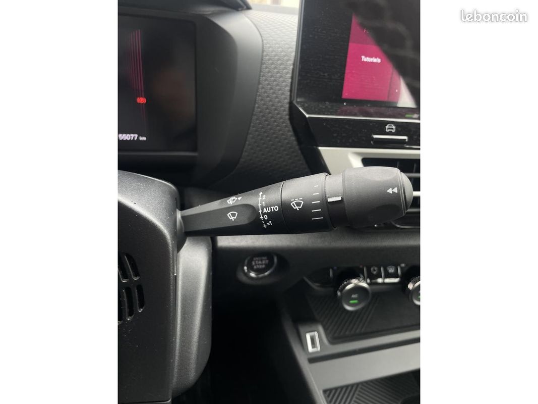 CITROEN C4 BUSINESS HYBRIDE 136ch S&S e-DCS6 (image 18)