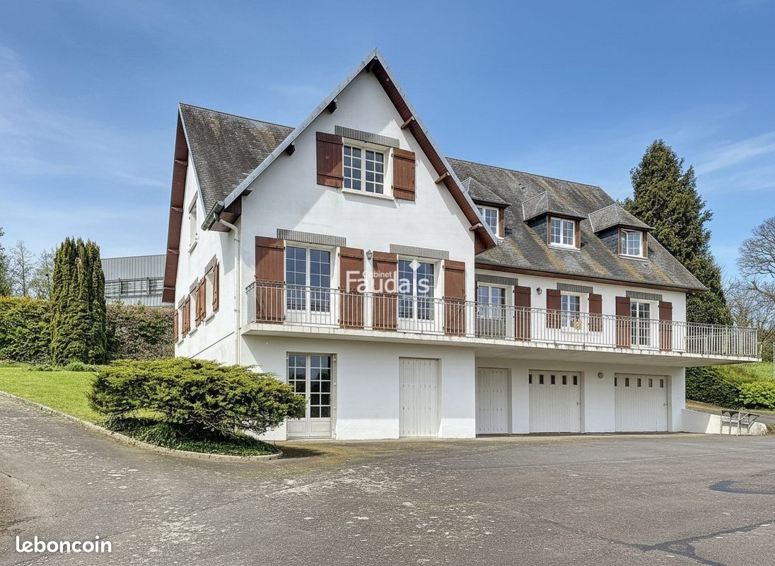 Maison 10 pièces 360 m² · à Coutances · 360 m² · 475 000 €