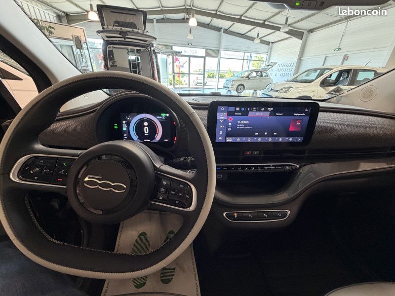Fiat 500 E 118CH LA PRIMA MY23 (image 15)