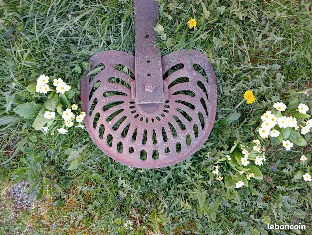 Ancienne selle fonte tracteur faucheuse (image 6)