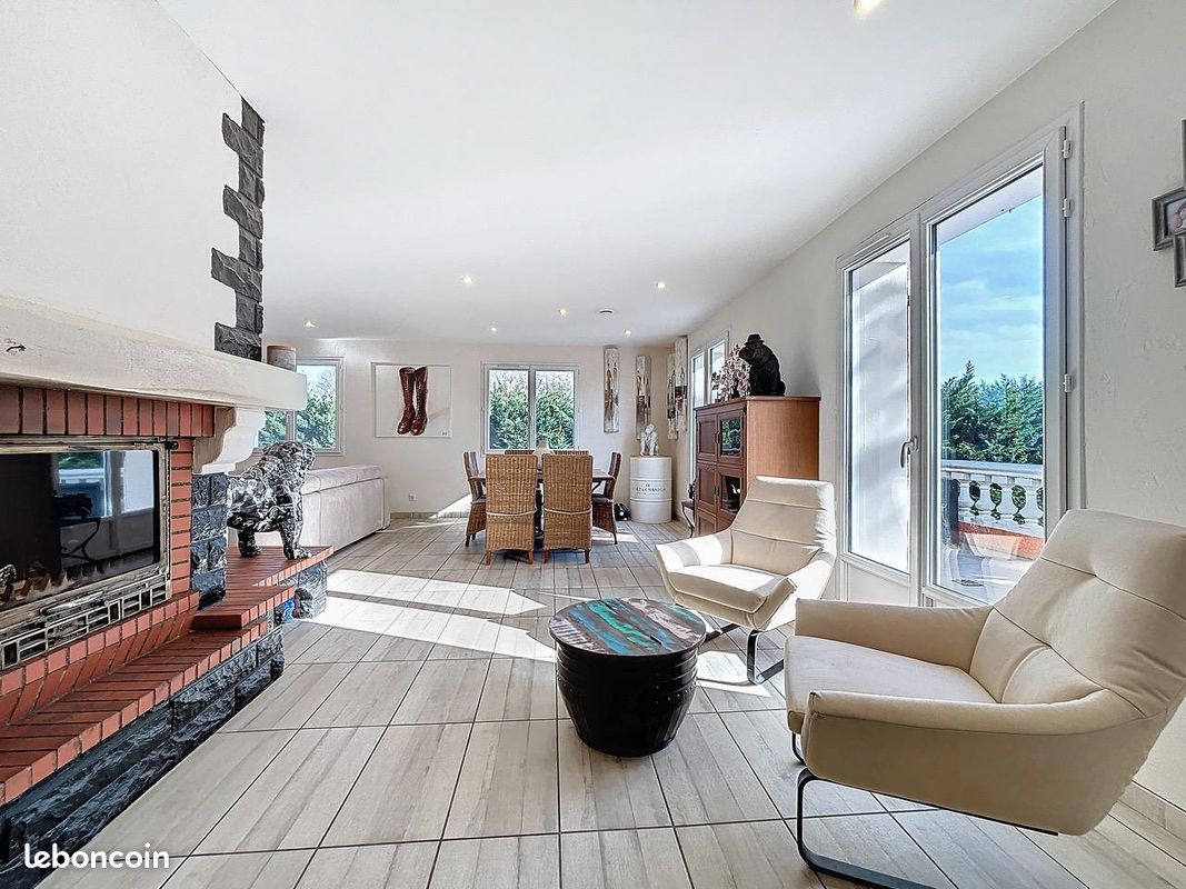 Appartement 5 pièces 177 m² · à Lavaur · 177 m² · 266 000 €