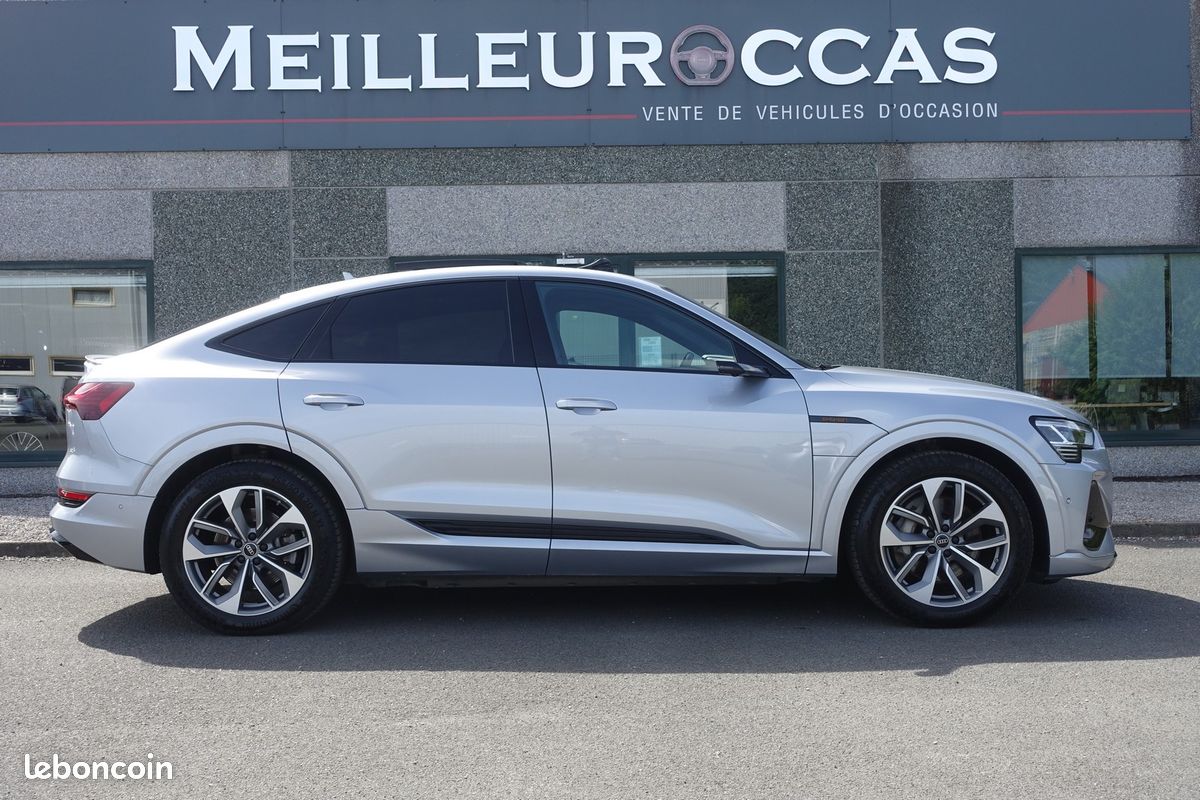 E-Tron 55 Sportback Quattro S-Tronic S-Line 408ch Virtual cockpit/Toit ouvrant/Cuir sport Chauffant/Grd Gps europe/Caméra 3D/Accès confort/HUD/Full LED/Carplay/1*Main/Garantie 12 mois (image 4)