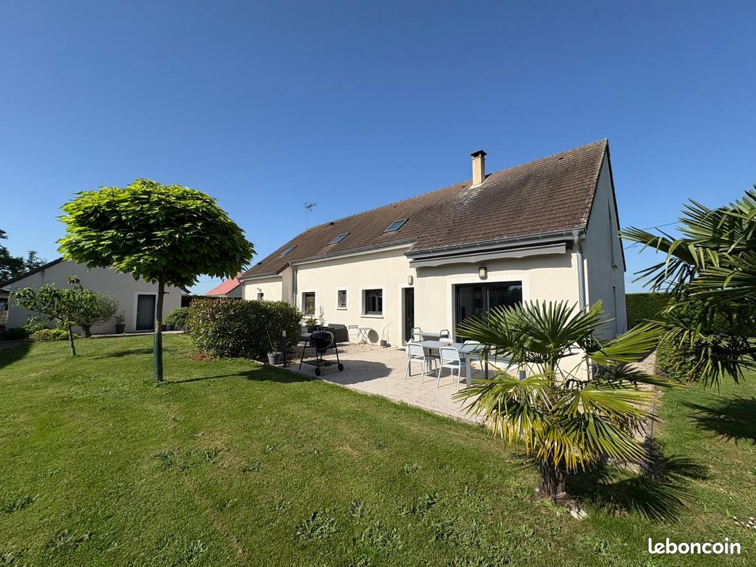 Maison 7 pièces 190 m² · à Saint-Christophe-en-Bresse · 190 m² · 318 000 €