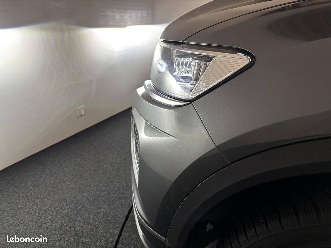 VOLKSWAGEN T-ROC 2.0 TDi 150 R-LINE DSG7 ATTELAGE CAMERA ACC (image 40)