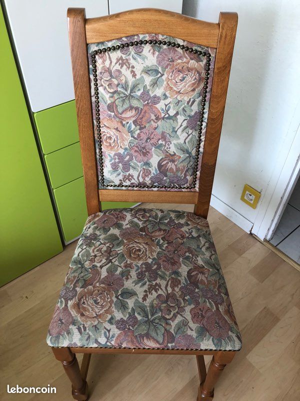Buffet / Table / 4 chaises (image 1)