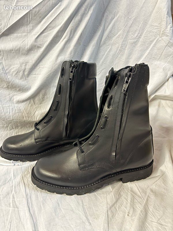 Rangers Boche R22P cuir noir taille 45 - NEUVES (image 1)