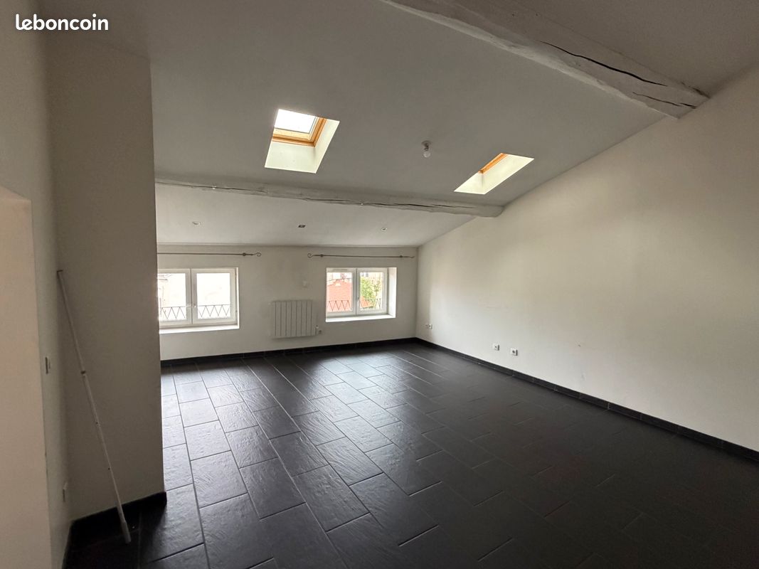 Appartement 3 pièces 70 m² · à Saint-Étienne · 70 m² · 590 €/mois
