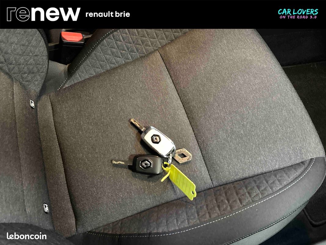 RENAULT Clio E-Tech 140 - 21 Business (image 27)