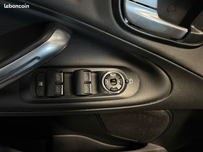 Ford S-MAX 1.8 TDCI 125CH TITANIUM (image 9)