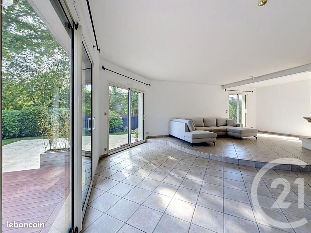 Maison 7 pièces 218 m² · à Saint-Grégoire · 218 m² · 639 900 €