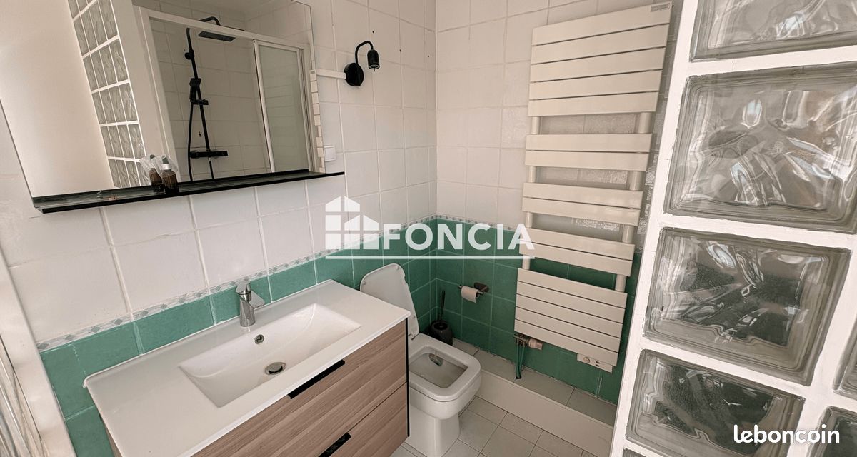 Room (image 3)