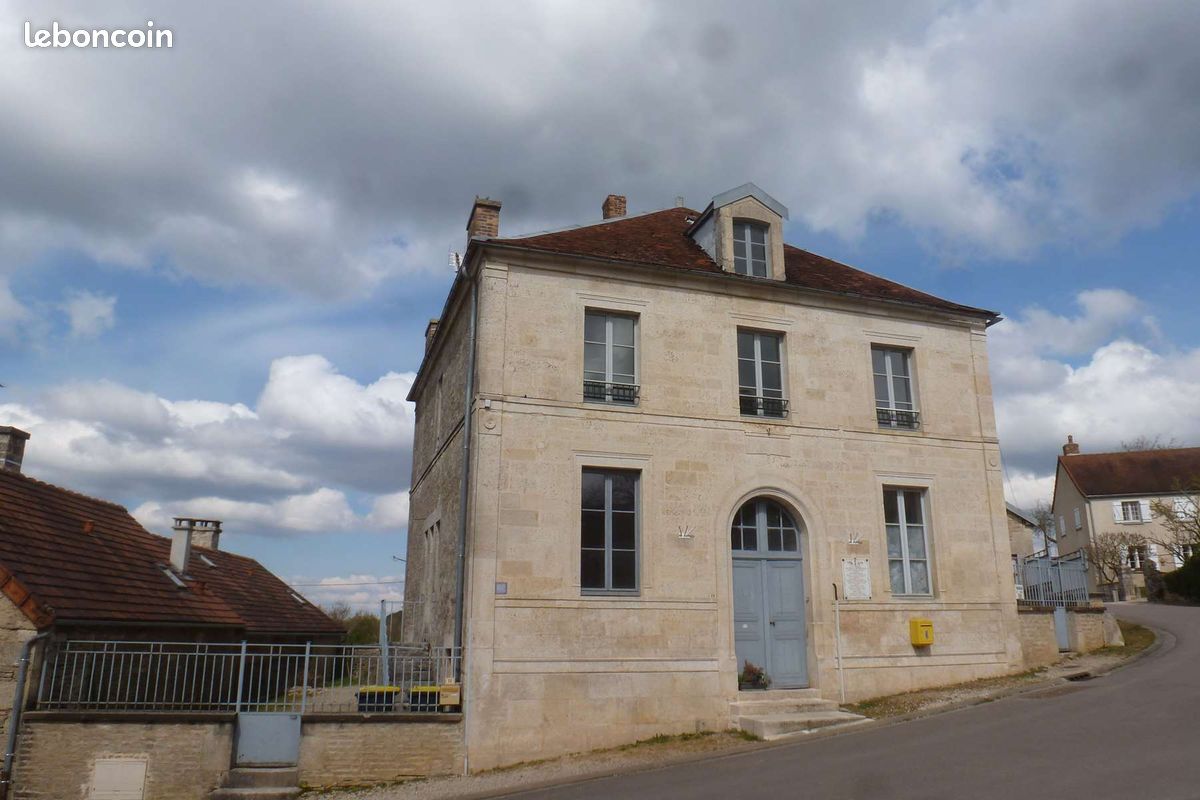 Appartement 3 pièces 83 m² · à Menesble · 83 m² · 444 €/mois