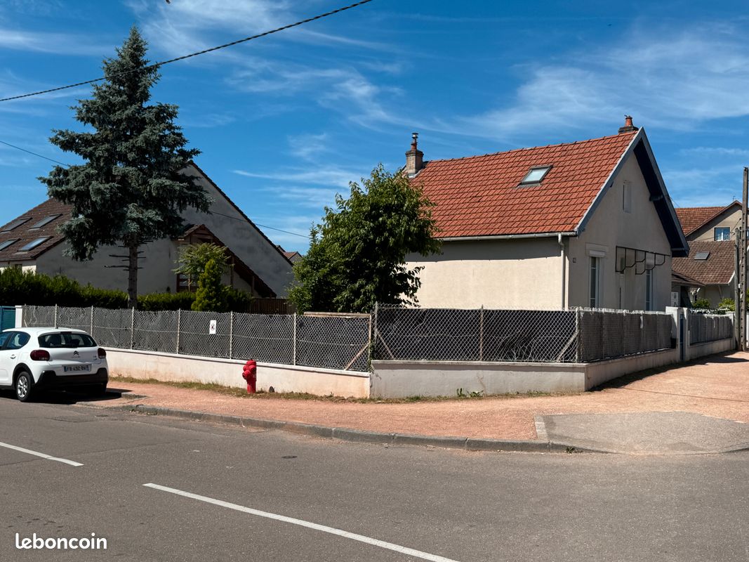 Maison 3 pièces 72 m² · à Dijon · 72 m² · 2 400 €