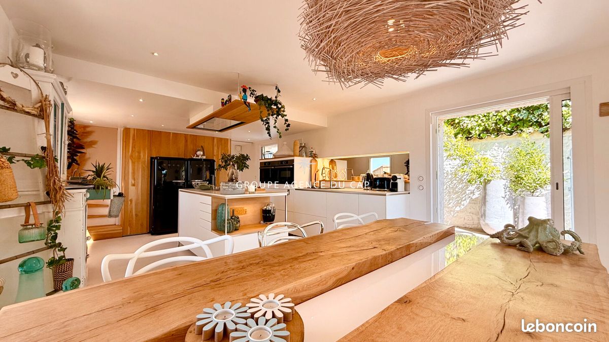 Maison 3 pièces 97 m² · à Roquebrune-sur-Argens · 97 m² · 945 000 €