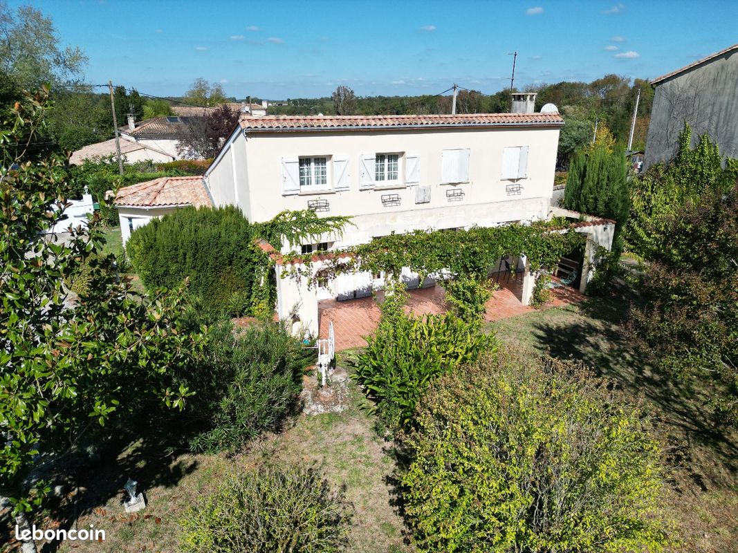 Maison 7 pièces 166 m² · à Villegouge · 166 m² · 420 000 €