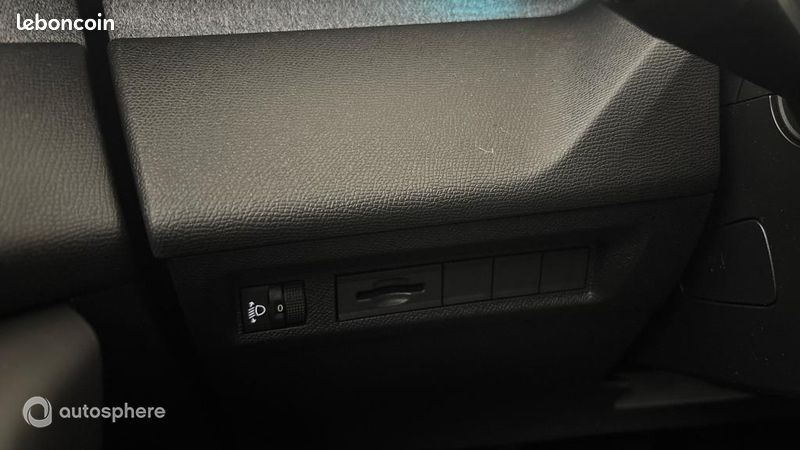 Peugeot 308 1.2 PureTech 130ch S&S Allure Pack (image 27)