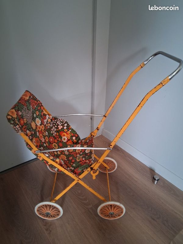 Poussette vintage Jouet ancien des années 60 70
Pliable
Remise en mains propres à Montpellier ou Sète (image 1)