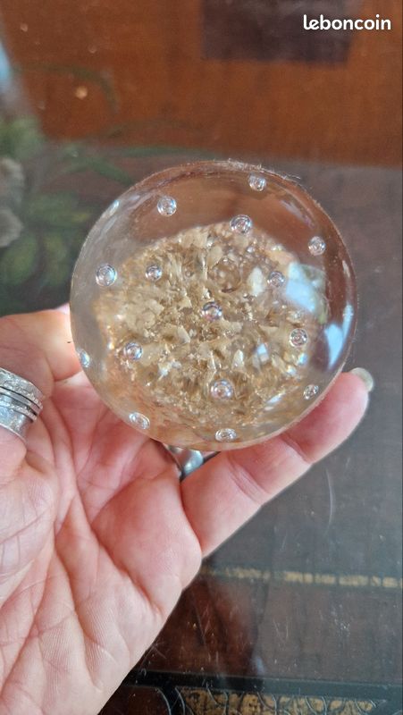 Boule en cristal bulles dorées (image 1)