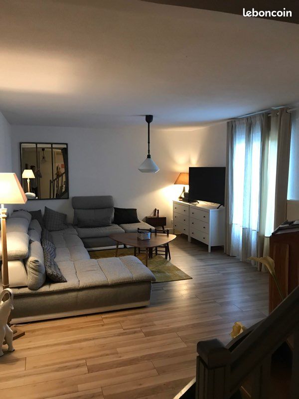 Appartement 4 pièces 94 m² · à Certines · 94 m² · 800 €/mois