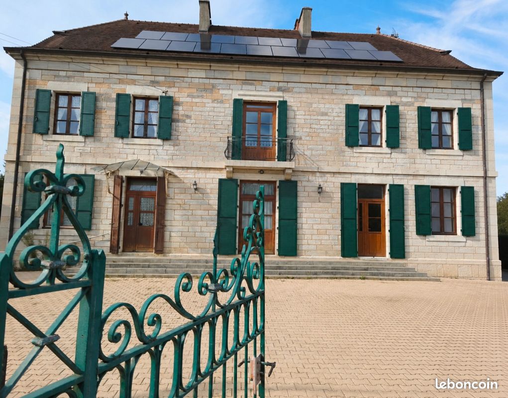 Maison 12 pièces 333 m² · à Chamblay · 333 m² · 570 000 €