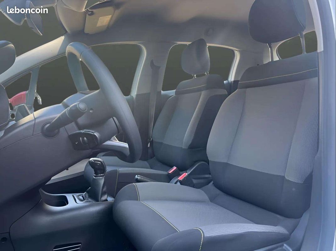Citroen C3 PURETECH 82CH FEEL S&S E6.D (image 8)
