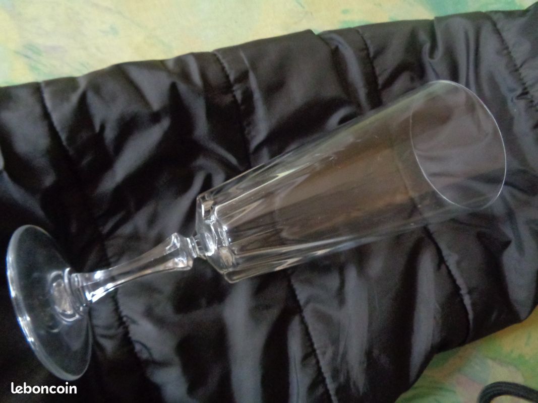 Lot de douze Verres à pied (image 1)