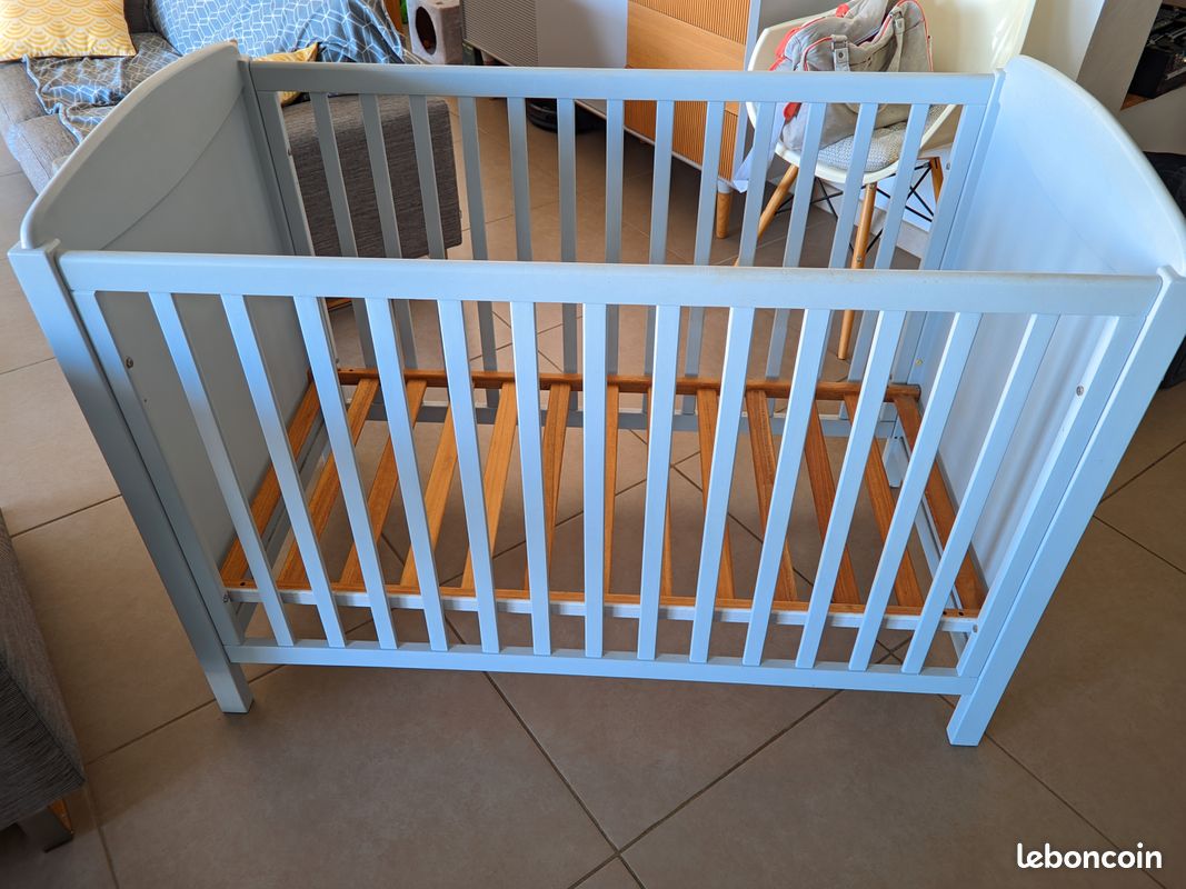 Lit bébé en bois (image 2)