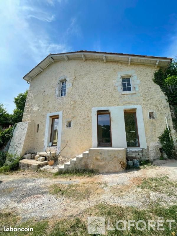 Maison 4 pièces 122 m² · à Bussac · 122 m² · 189 000 €