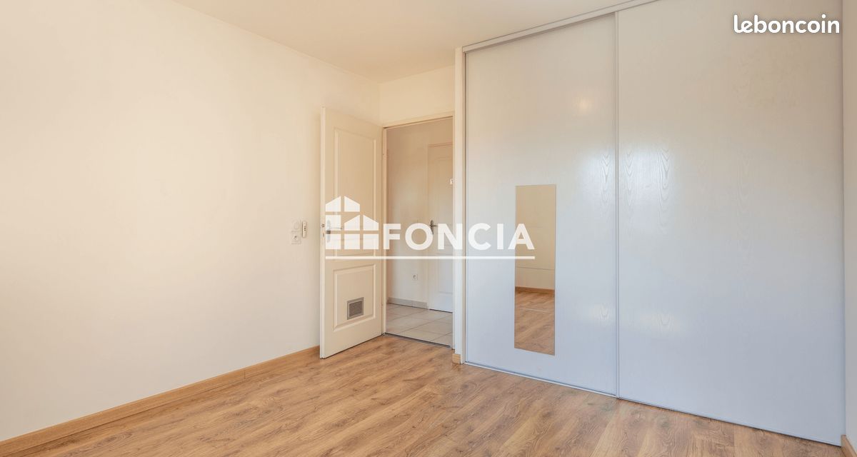 T3 – 63 m² avec possibilité de garage et balcon plein sud – Centre d'Échirolles (image 11)