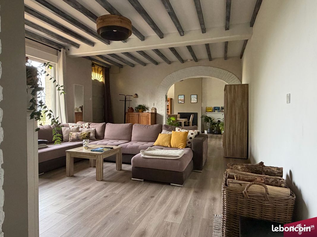 Maison 8 pièces 161 m² · à Godewaersvelde · 161 m² · 379 000 €