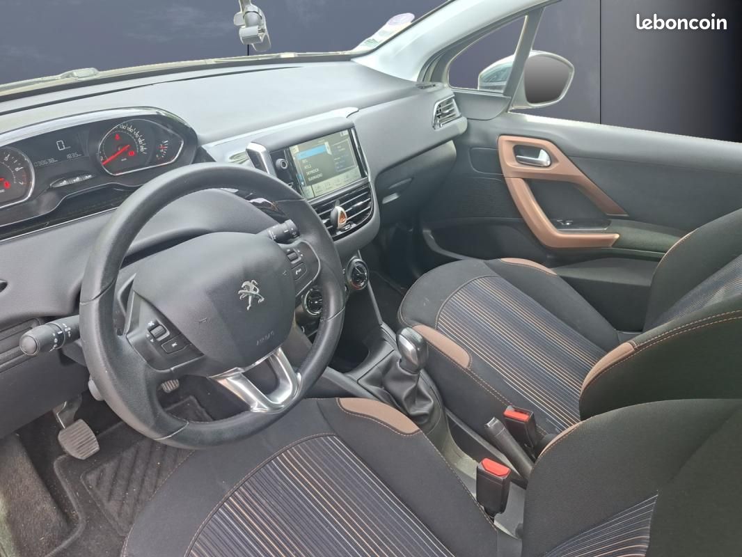Peugeot 208 1.2 Vti 80 ch Urban Soul /Distri ok/Suivi complet entretiens/2eme main (image 9)